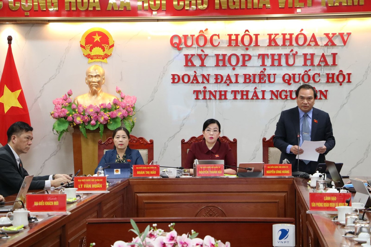 ĐBQH Nguyễn Công Hoàng phát biểu ý kiến tại điểm cầu Đoàn ĐBQH tỉnh Thái Nguyên