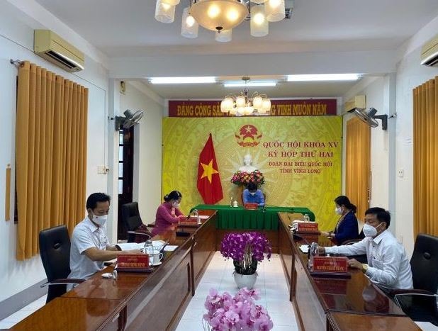 Toàn cảnh phiên thảo luận trực tuyến chiều 27.10 tại điểm cầu tỉnh Vĩnh Long- ảnh: Hữu Tài