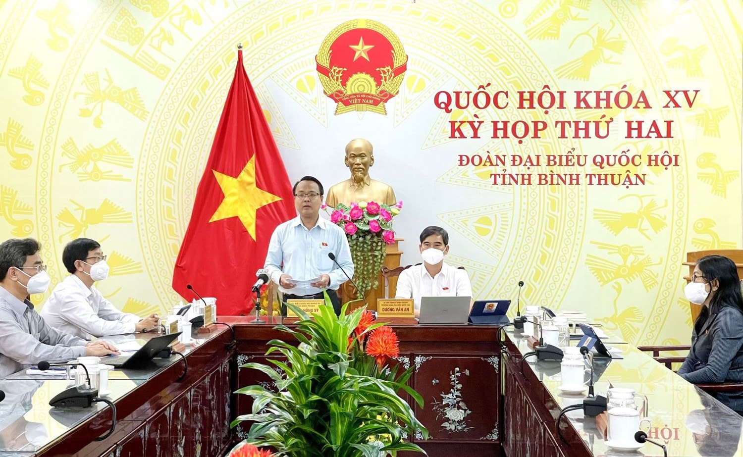 ĐBQH Đặng Hồng Sỹ phát biểu tại tại điểm cầu Đoàn ĐBQH tỉnh Bình Thuận