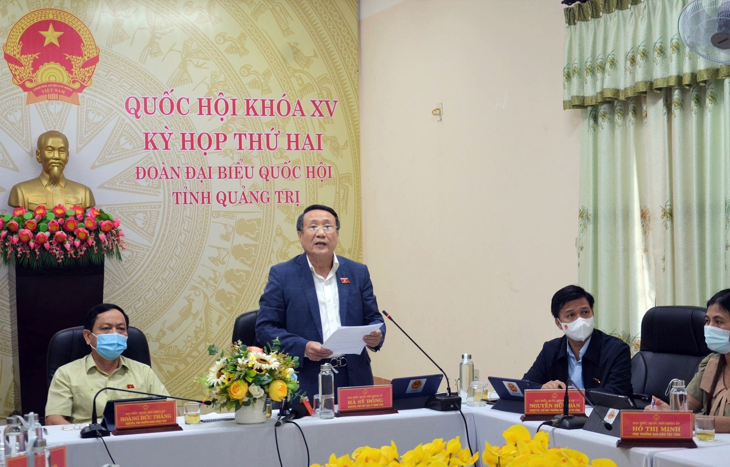 Đại biểu Hà Sỹ Đồng phát biểu tại điểm cầu tỉnh Quảng Trị ngày 30.10