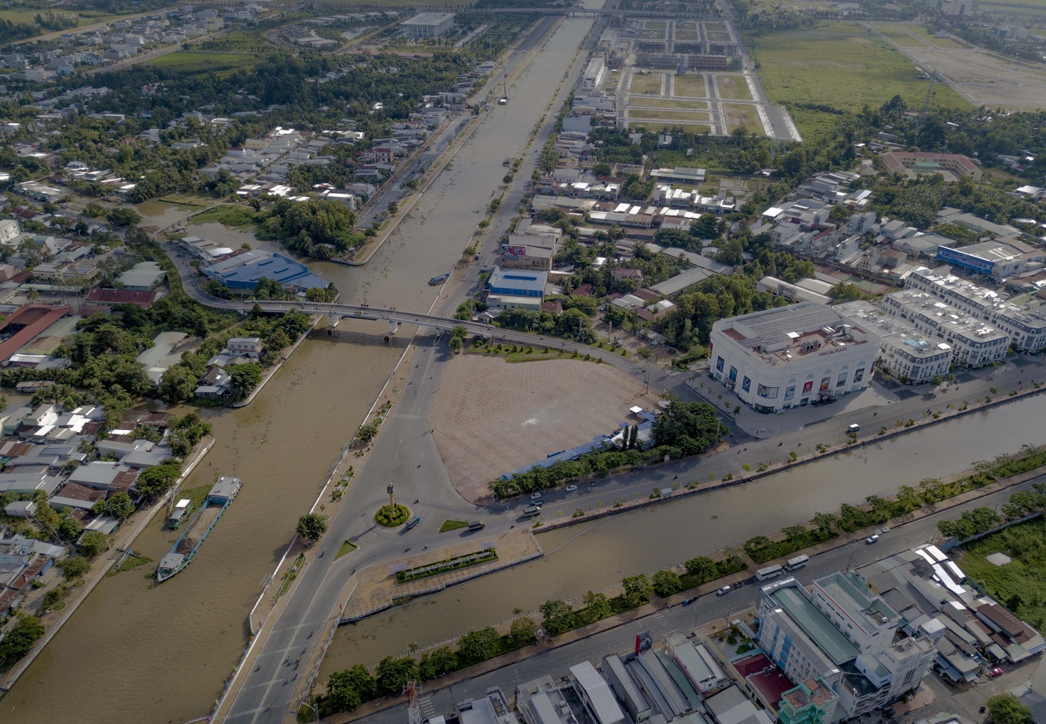 Phát triển công nghiệp, nông nghiệp, đô thị và du lịch để Hậu Giang ngày càng tươi đẹp
