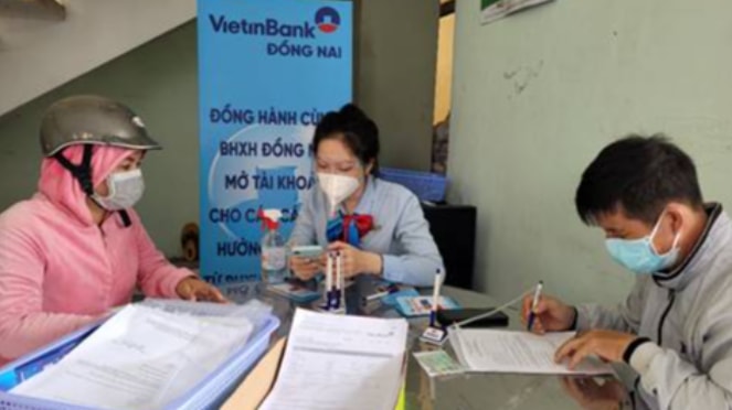 Hỗ trợ người lao động mở tài khoản cá nhân để nhận trợ cấp BHXH
