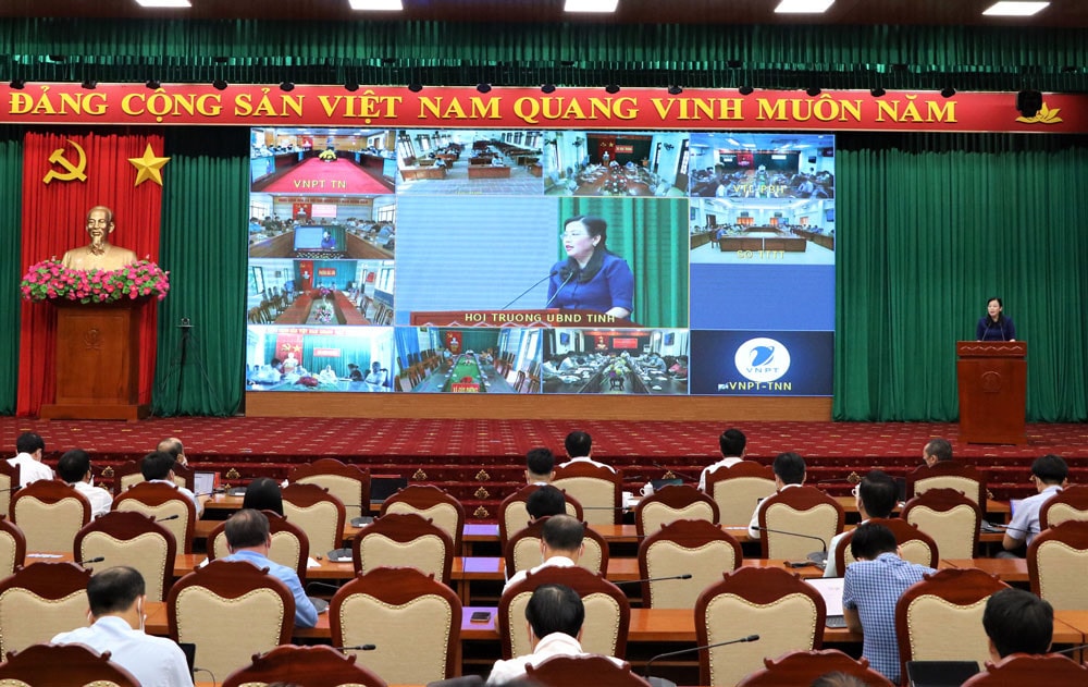Mô hình phòng họp không giấy tại Thái Nguyên Ảnh: Anh Hiến
