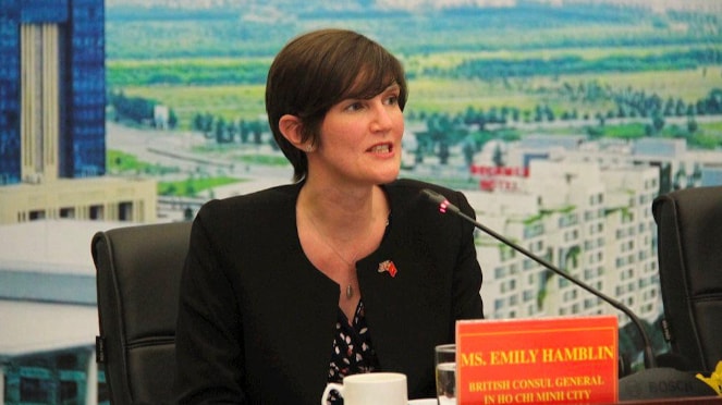 Emily Hamblin, Tổng Lãnh sự Anh tại TP Hồ Chí Minh chia sẻ niềm vui khi được chứng kiến sự hợp tác của hai đơn vị ở điểm cầu Bình Dương