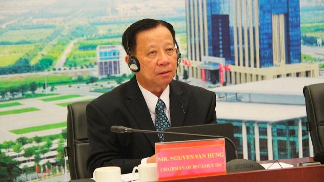 Nguyễn Văn Hùng, Chủ tịch HĐQT Becamex IDC phát biểu tại lễ ký kết hợp tác ở điểm cầu tỉnh Bình Dương