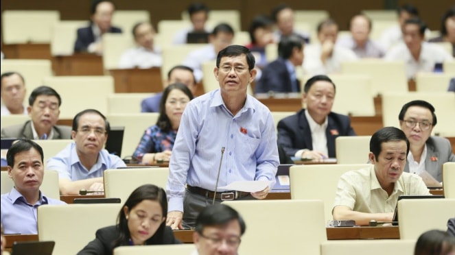 Đại biểu Quốc hội tỉnh Quảng Bình Nguyễn Ngọc Phương phát biểu tại Quốc hội Khóa XIV
