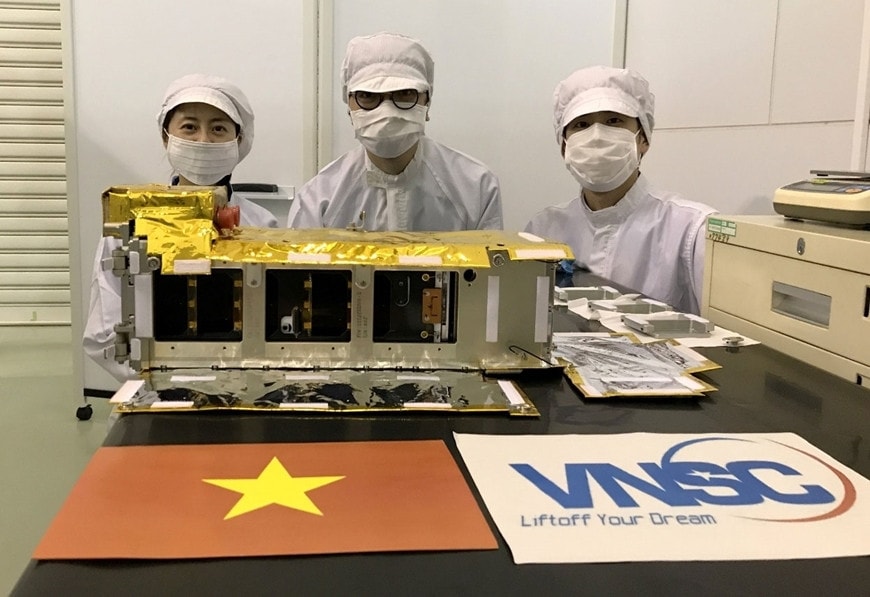 Vệ tinh NanoDragon của Việt Nam chính thức bàn giao cho Nhật Bản ngày 17.8.2021
