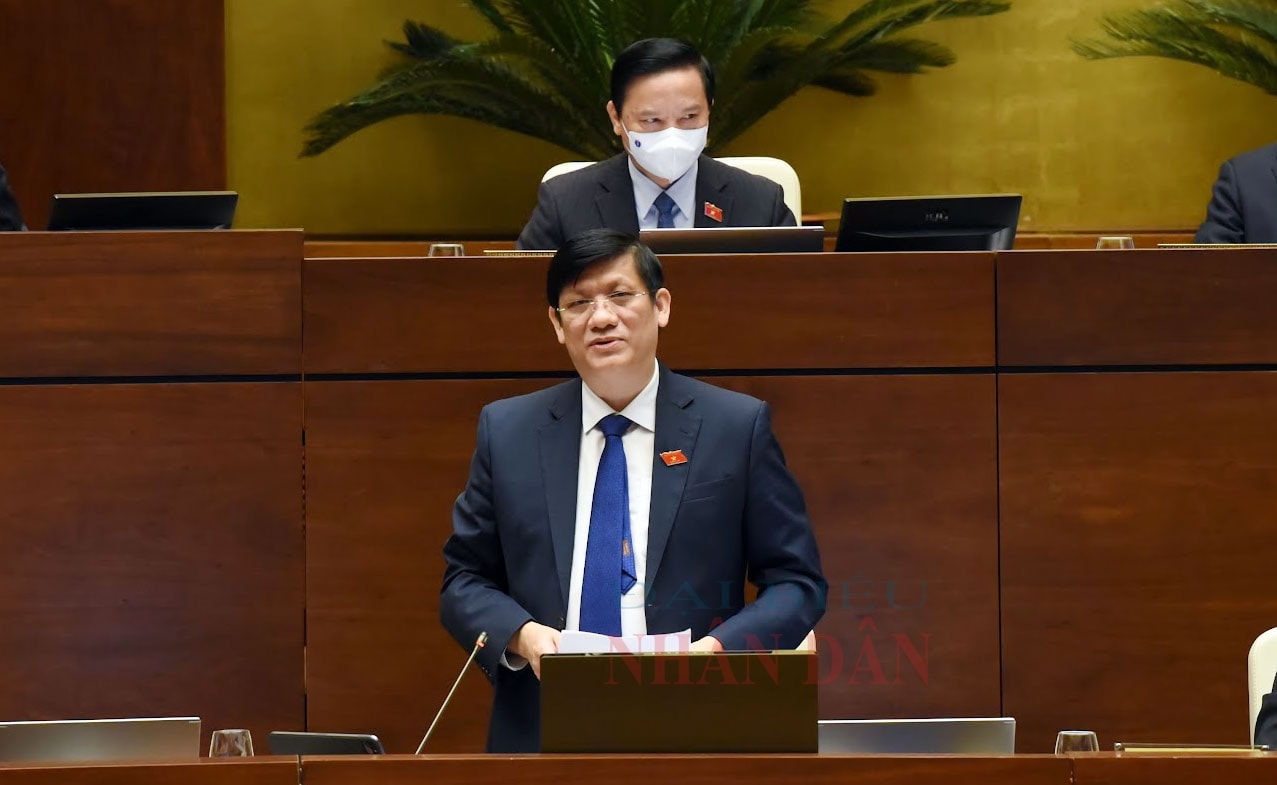 Bộ trưởng Bộ Y tế Nguyễn Thanh Long trả lời chất vấn của đại biểu Quốc hội Ảnh: Quang Khánh
