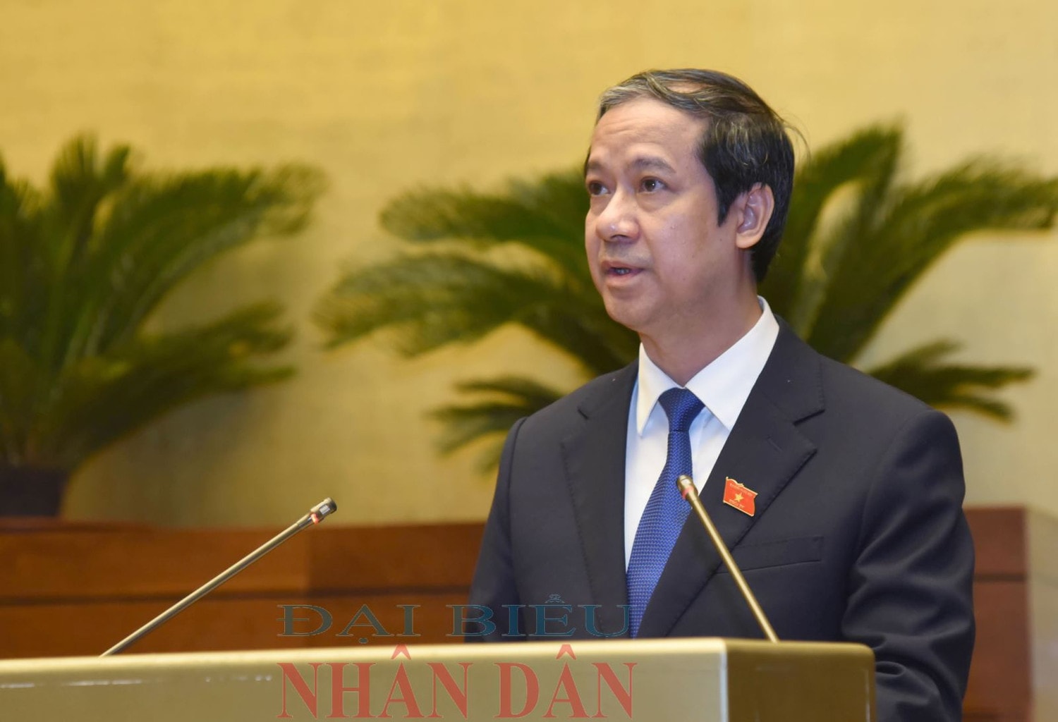 Bộ trưởng Bộ Giáo dục và Đào tạo Nguyễn Kim Sơn trả lời chất vấn Ảnh: Quang Khánh