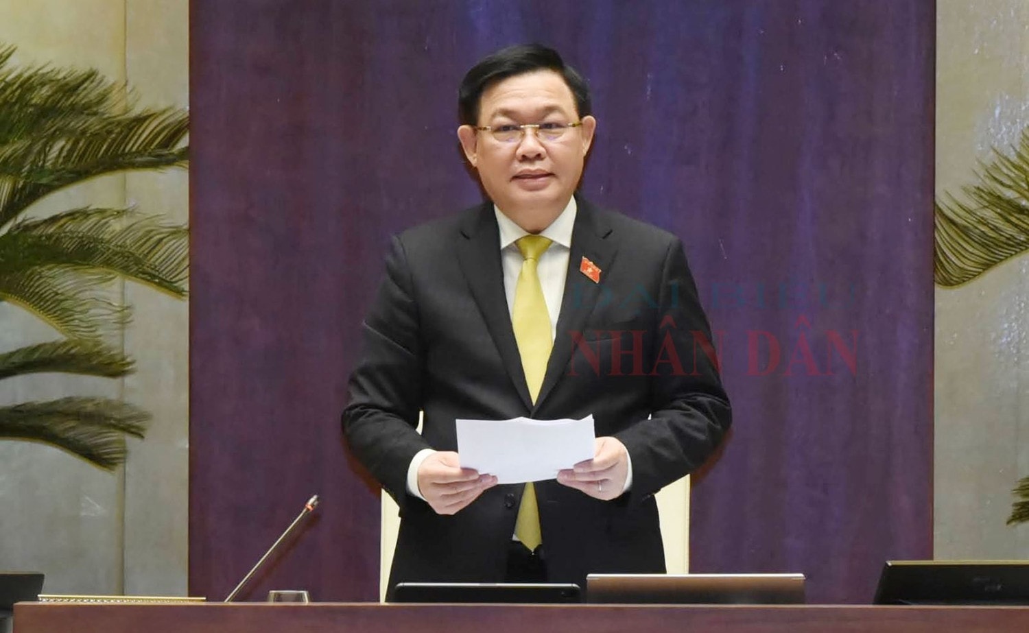 Chủ tịch Quốc hội Vương Đình Huệ phát biểu kết luận phiên chất vấn và trả lời chất vấn Ảnh: Quang Khánh