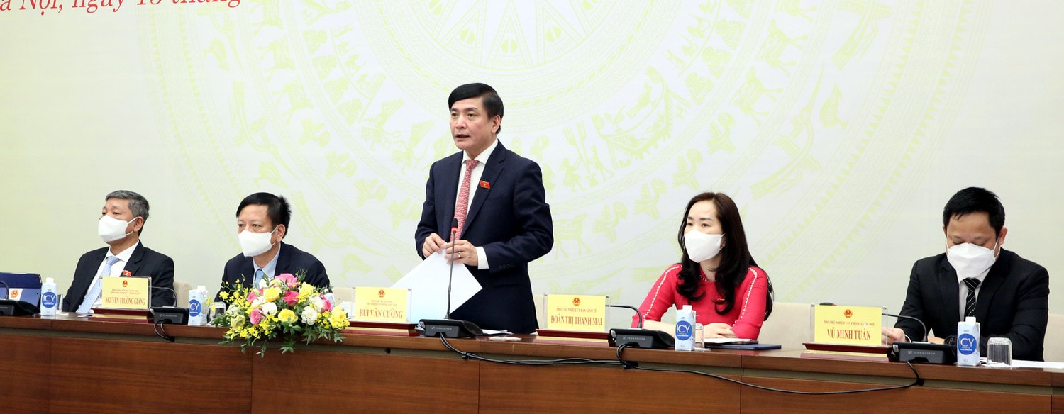 Tổng thư ký Quốc hội, Chủ nhiệm Văn phòng Quốc hội Bùi Văn Cường phát biểu tại Họp báo 