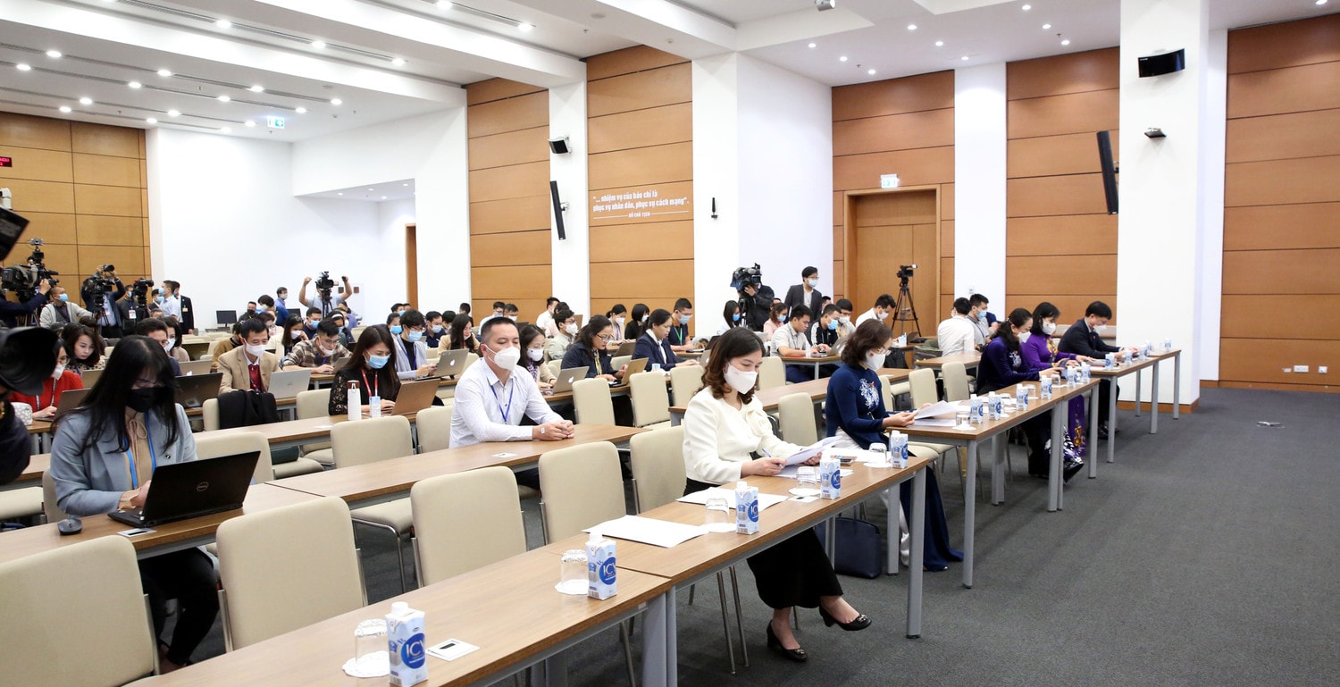 Toàn cảnh buổi họp báo