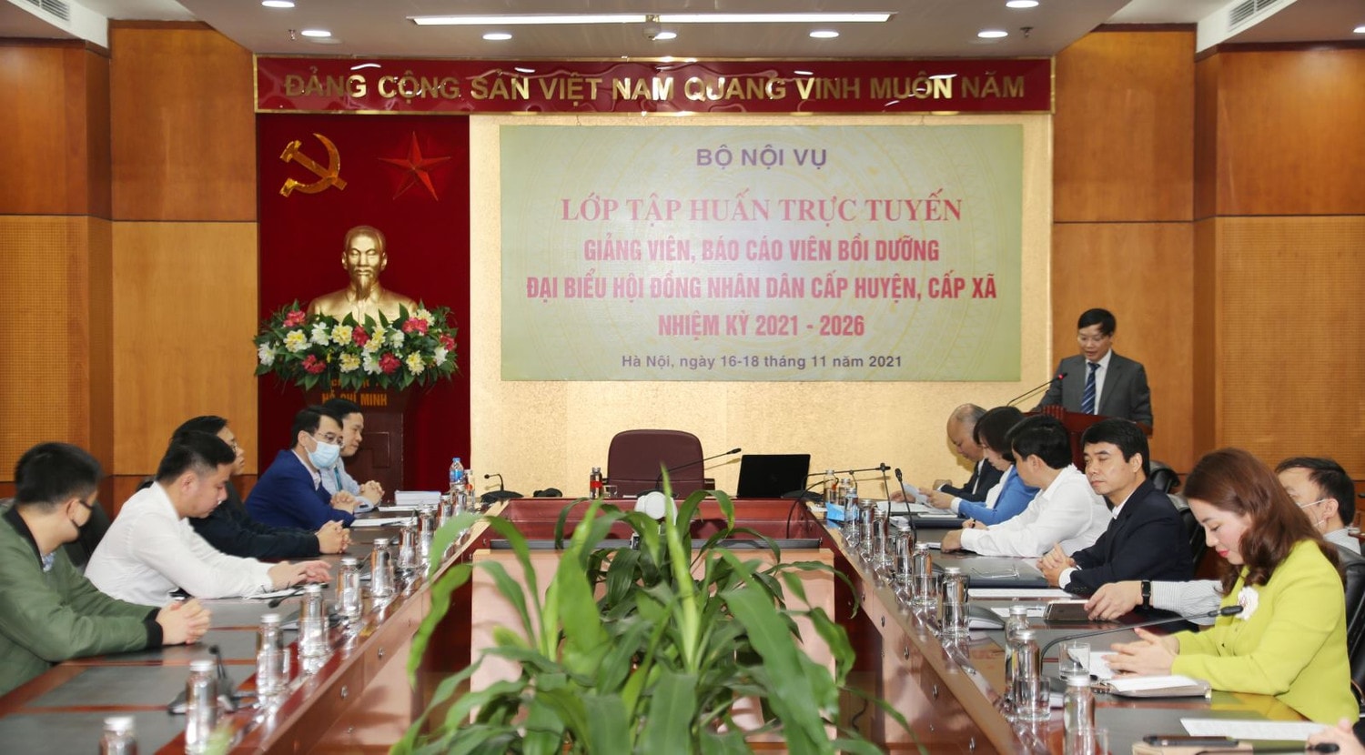 Toàn cảnh buổi khai mạc Lớp bồi dưỡng trực tuyến đại biểu cấp huyện, cấp xã nhiệm kỳ 2021 - 2026 Toàn cảnh buổi khai mạc Lớp bồi dưỡng trực tuyến đại biểu cấp huyện, cấp xã nhiệm kỳ 2021 - 2026