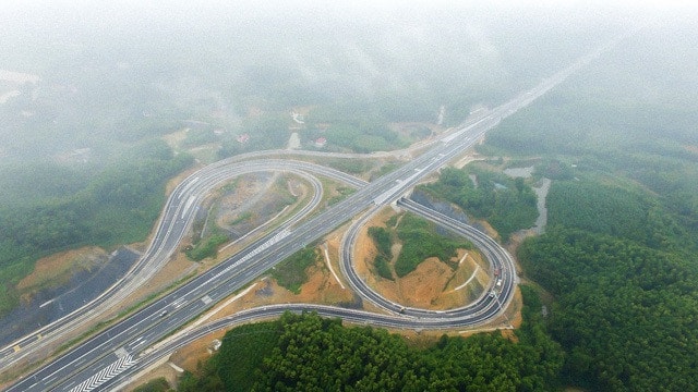 Tuyến đường bộ cao tốc Nội Bài - Lào Cai đã góp phần thay đổi diện mạo kinh tế - xã hội của cả vùng Tây Bắc
