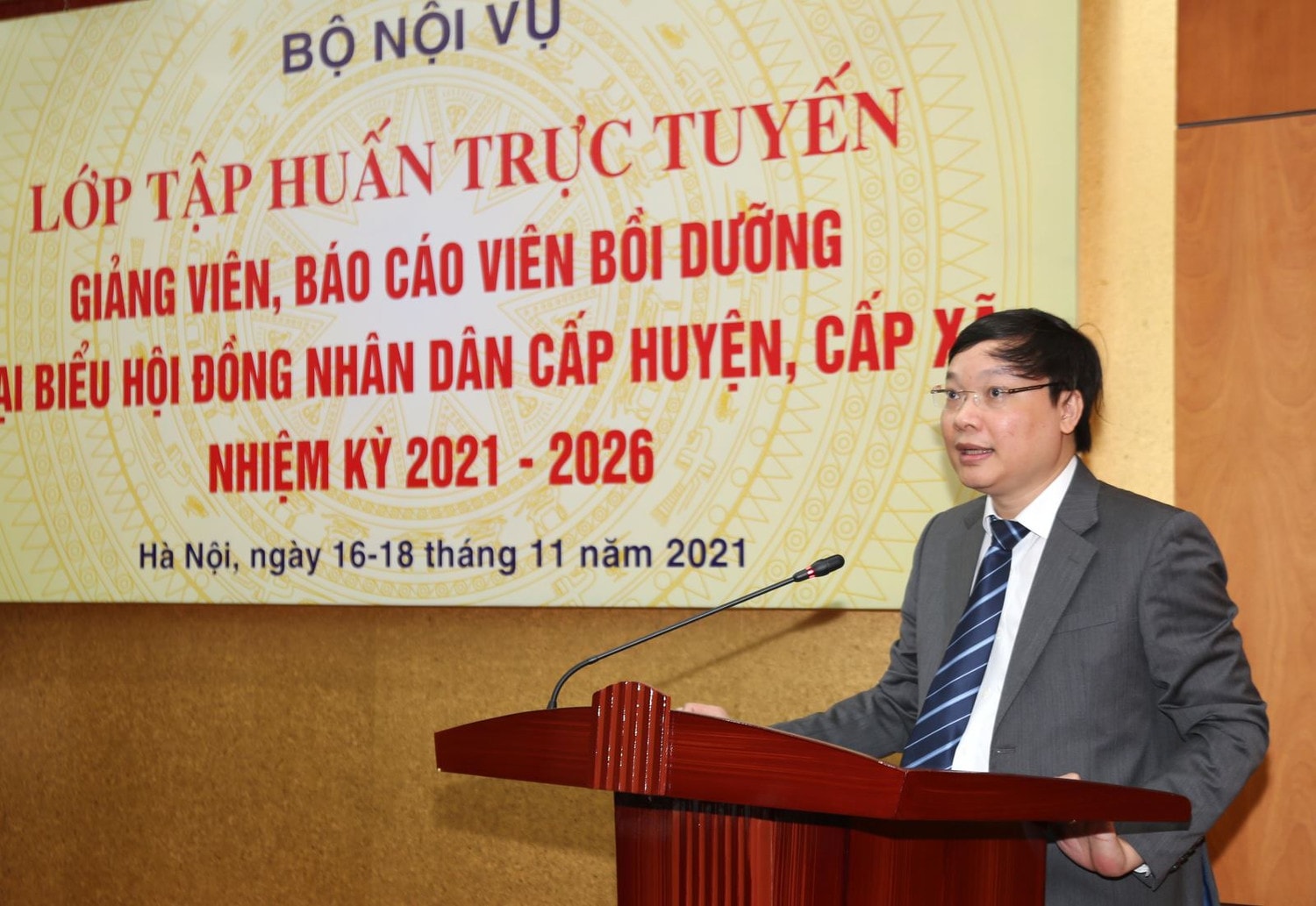 Thứ trưởng Bộ Nội vụ Trương Hải Long phát biểu khai mạc lớp bồi dưỡng Thứ trưởng Bộ Nội vụ Trương Hải Long phát biểu khai mạc lớp bồi dưỡng