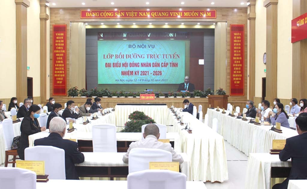 Để hoạt động giám sát bảo đảm đúng, trúng và có chất lượng các đại biểu HĐND cần được bồi dưỡng thường xuyên 