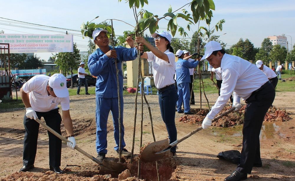 Trồng cây xanh hưởng ứng Ngày Môi trường thế giới Nguồn: ITN