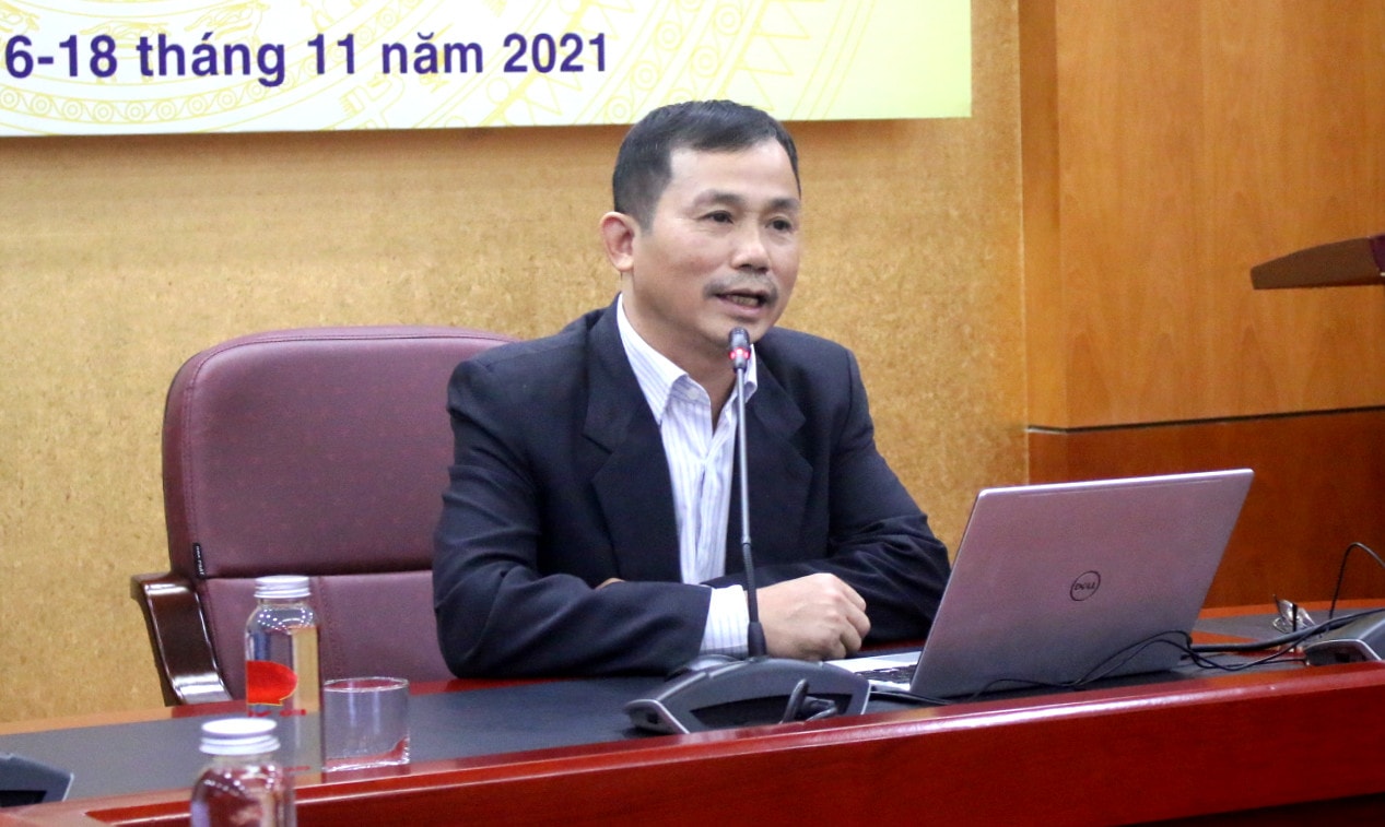 Trưởng bộ môn QLNN về đô thị, khoa QLNN về Xã hội, Học viện Hành chính Quốc gia, Bộ Nội vụ, TS. Nguyễn Viết Định trao đổi về Chuyên đề 10, 11