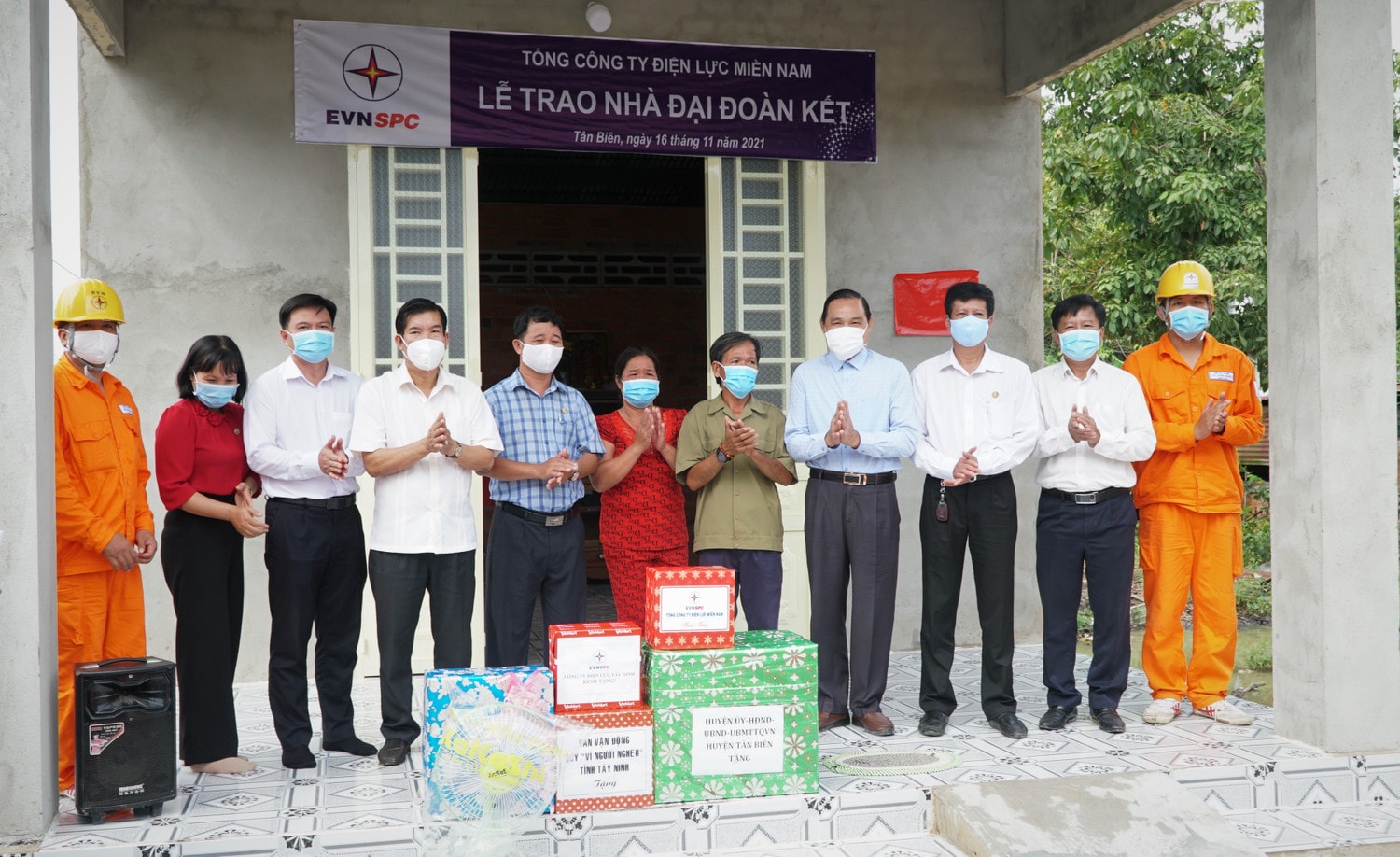Trao 2 nhà tình thương cho các hộ gia đình khó khăn tại xã Thạnh Bình và xã Thạnh Tây, huyện Tân Biên