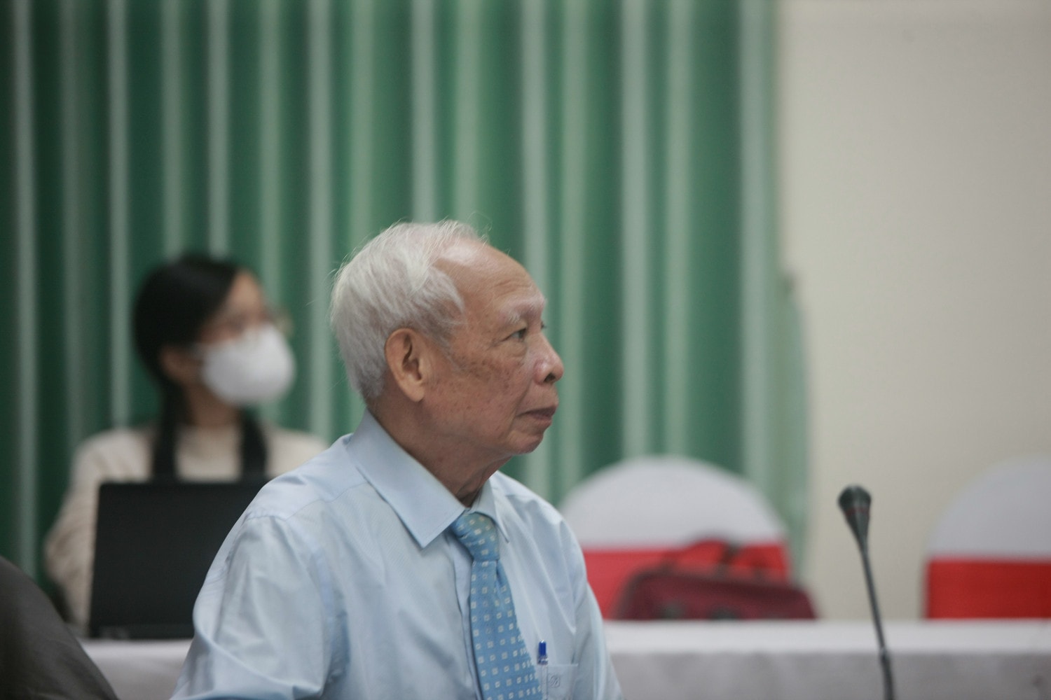 GS. TS Trần Hiếu Nhuệ phát biểu tại Hội thảo GS. TS Trần Hiếu Nhuệ phát biểu tại Hội thảo