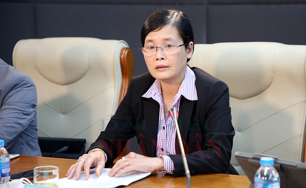 Phó Giám đốc Trung tâm Tin học, Văn phòng Quốc hội Phạm Lê Hằng chia sẻ tại tọa đàm