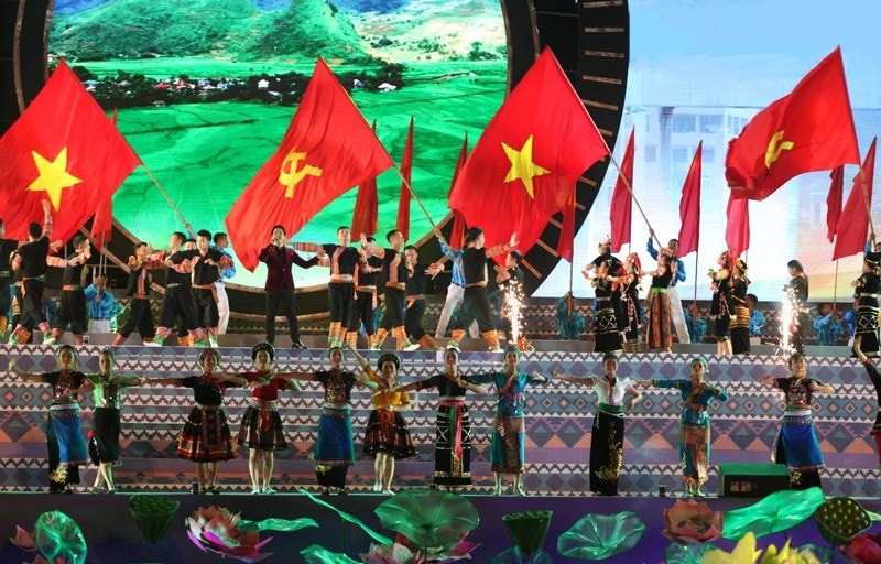 Văn hóa và đa dạng văn hóa là nguồn lực phát triển Nguồn: tapchimattran Văn hóa và đa dạng văn hóa là nguồn lực phát triển - Nguồn: tapchimattran