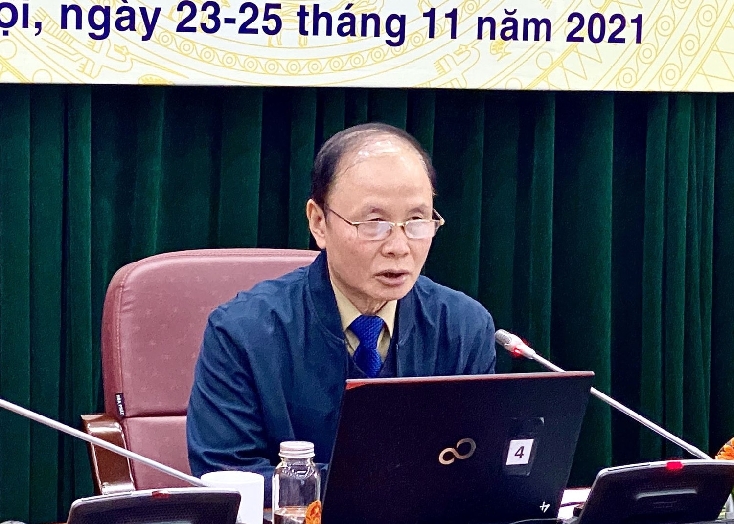 Nguyên Phó Viện trưởng Viện Nghiên cứu lập pháp, PGS.TS. Hoàng Văn Tú chia sẻ tại Lớp bồi dưỡng