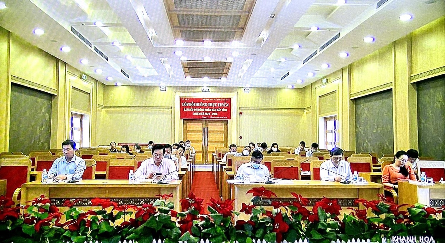 Các đại biểu HĐND tham gia lớp bồi dưỡng tại điểm cầu trực tuyến tỉnh 