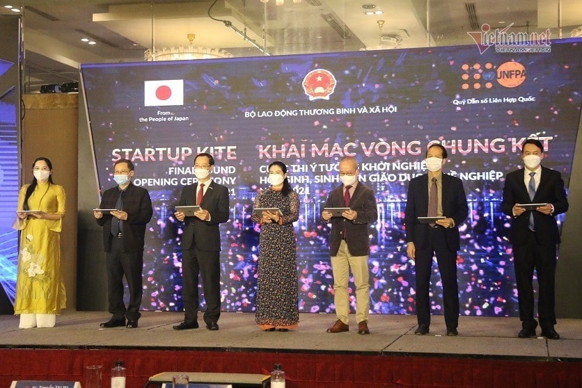 Các đại biểu dự khai mạc vòng Chung kết cuộc thi Startup Kite. Ảnh: TC.GDNN