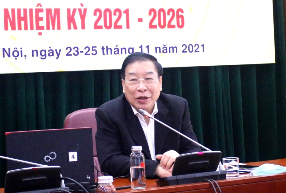 Nguyên Trợ lý Chủ tịch Quốc hội, GS.TS. Lê Minh Thông trong chuyên đề 2 - “Chính quyền địa phương và đại biểu HĐND cấp tỉnh” 