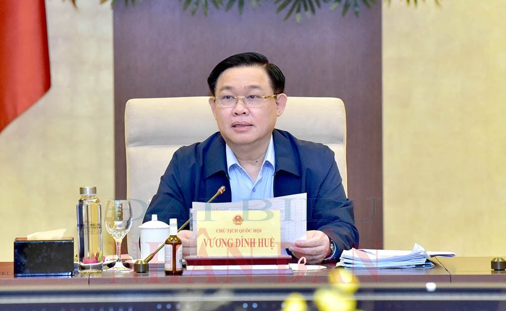 Chủ tịch Quốc hội Vương Đình Huệ chủ trì phiên họp chuẩn bị nội dung trình kỳ họp bất thường của Quốc hội Ảnh: Lâm Hiển