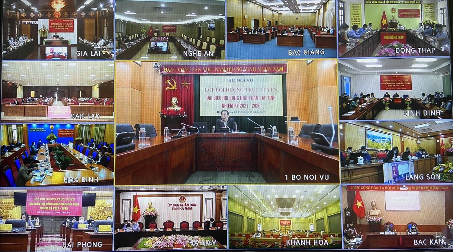 Lớp bồi dưỡng tại các điểm cầu trực tuyến địa phương Ảnh: Tùng Dương Lớp bồi dưỡng tại các điểm cầu trực tuyến địa phương