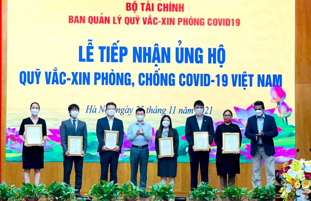 Ban Quản lý Quỹ vaccine tiếp nhận tài trợ của các đơn vị.