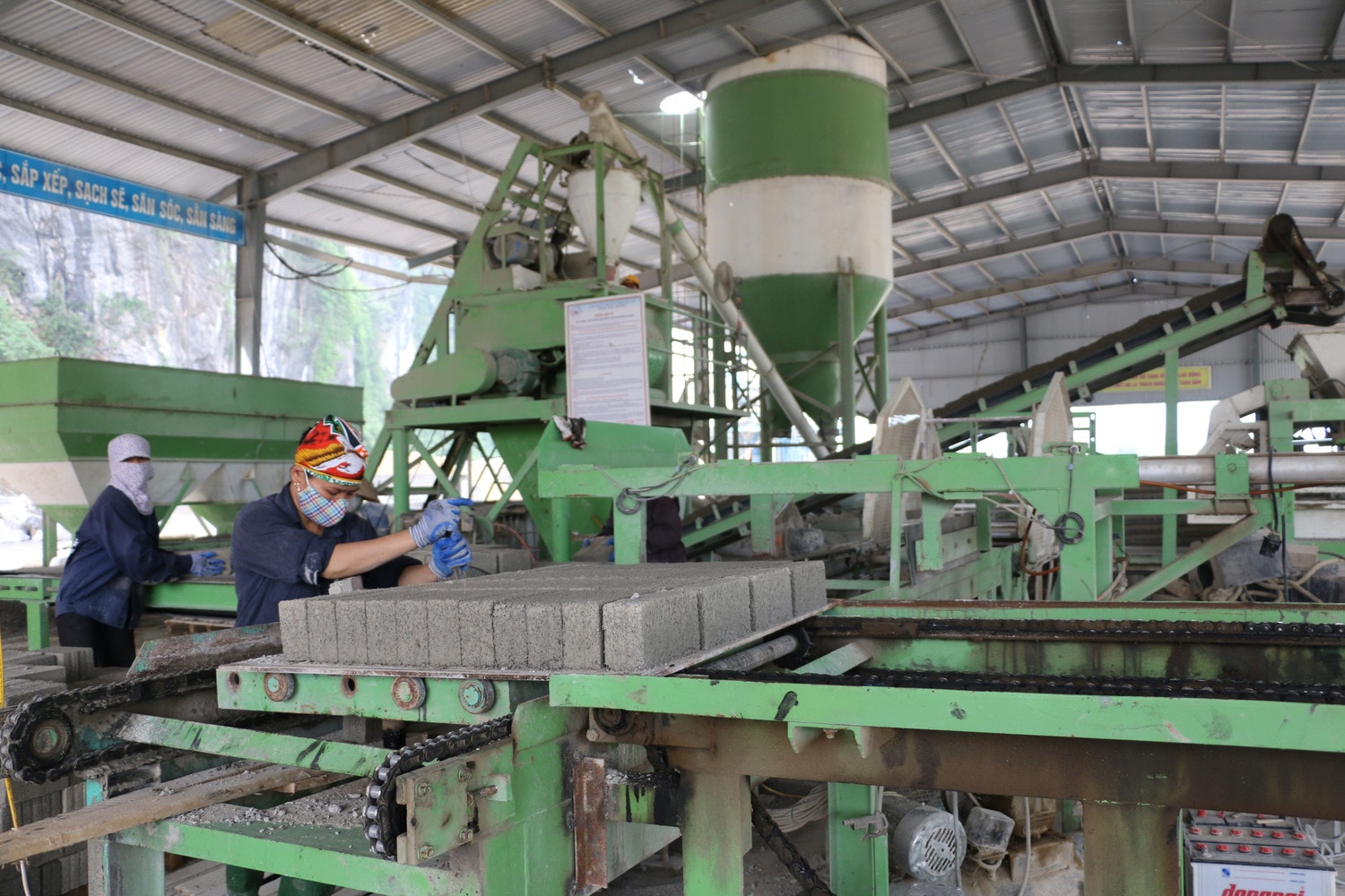 Hòa Bình luôn quan tâm thúc đẩy đào tạo nghề và phát triển kỹ năng nhằm hỗ trợ cho các ngành công nghiệp tại địa phương Ảnh: Trần Tâm