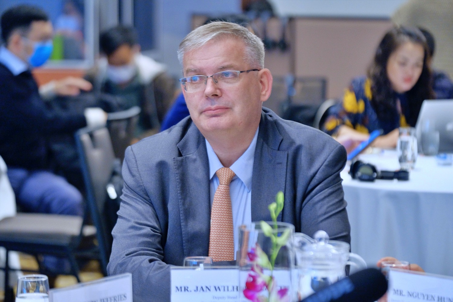 Phó Đại sứ Na Uy tại Việt Nam Jan Wilthem Grythe Phó Đại sứ Na Uy tại Việt Nam Jan Wilthem Grythe tại Hội thảo