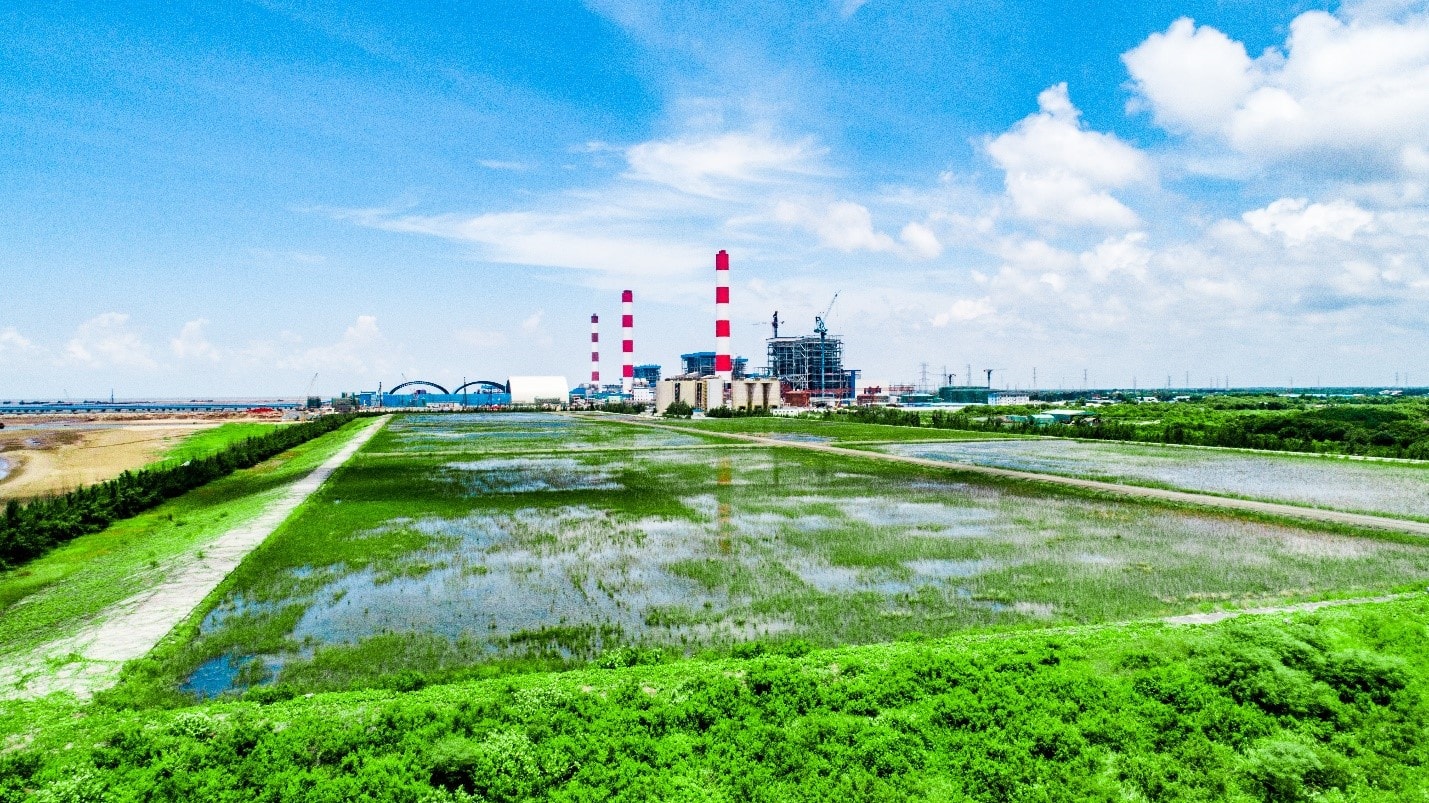 Màu xanh tại bãi thải xỉ của Công ty Nhiệt điện Duyên Hải Nguồn: ITN