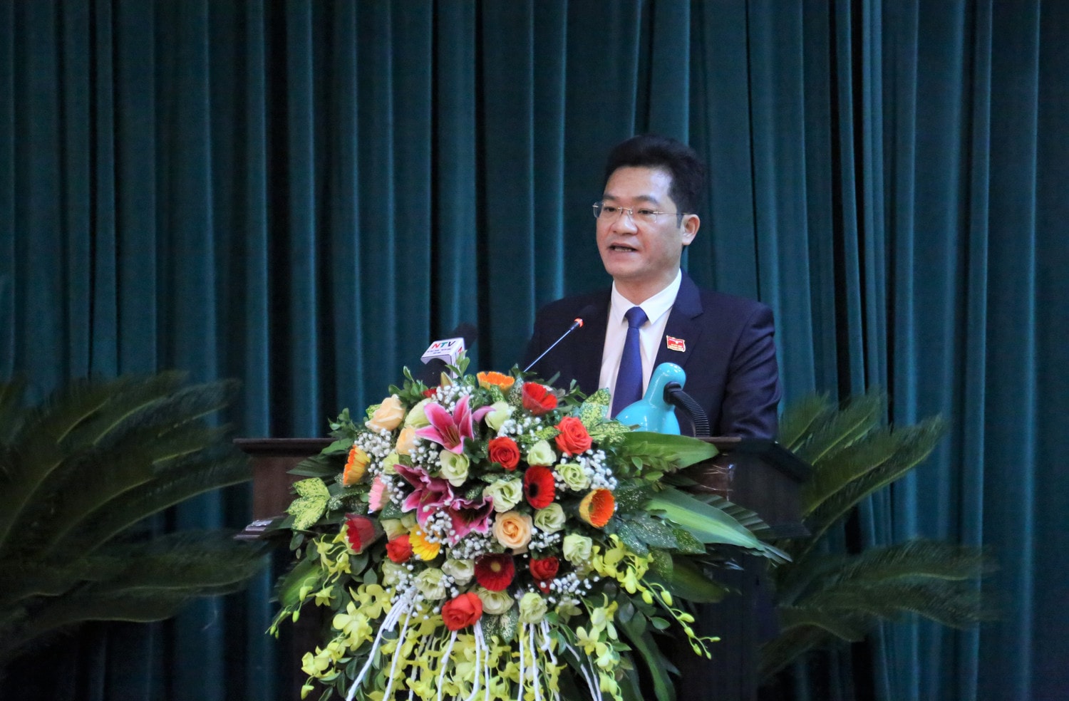 Phó Chủ tịch Thường trực UBND tỉnh Nam Định Trần Anh Dũng báo cáo về tình hình thực hiện nhiệm vụ phát triển kinh tế - xã hội năm 2021, kế hoạch phát triển kinh tế - xã hội năm 2022 Phó Chủ tịch Thường trực UBND tỉnh Nam Định Trần Anh Dũng báo cáo về tình hình thực hiện nhiệm vụ phát triển kinh tế - xã hội năm 2021, kế hoạch phát triển kinh tế - xã hội năm 2022