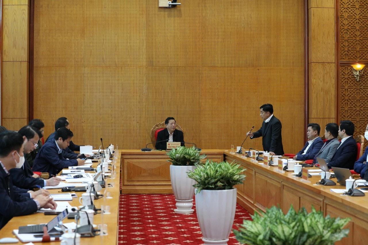 Các nhà đầu tư khảo sát thực địa