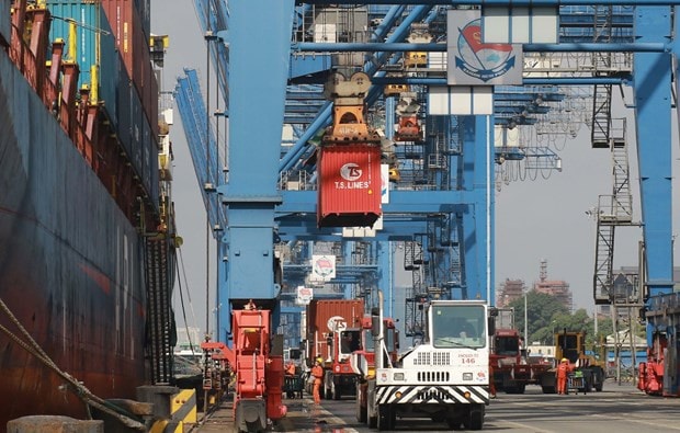 Hoạt động xuất nhập khẩu hàng hóa tại Tân cảng Cát Lái