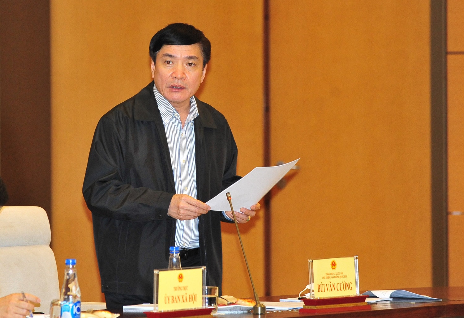 Tổng Thư ký Quốc hội, Chủ nhiệm Văn phòng Quốc hội Bùi Văn Cường báo cáo một số nhiệm vụ trọng tâm trong tháng 12