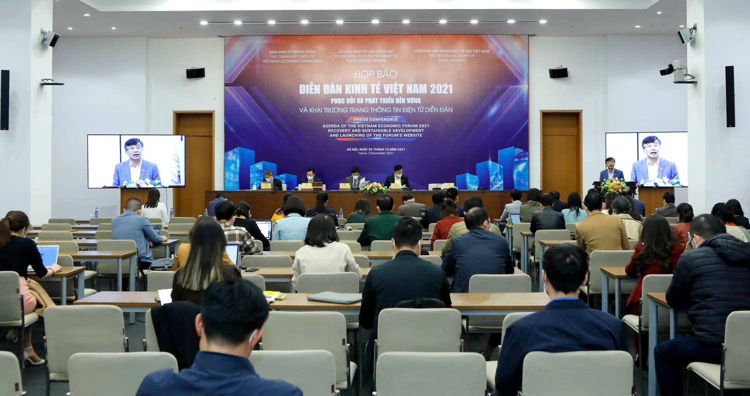 Toàn cảnh buổi họp báo Ảnh: Hồ Long