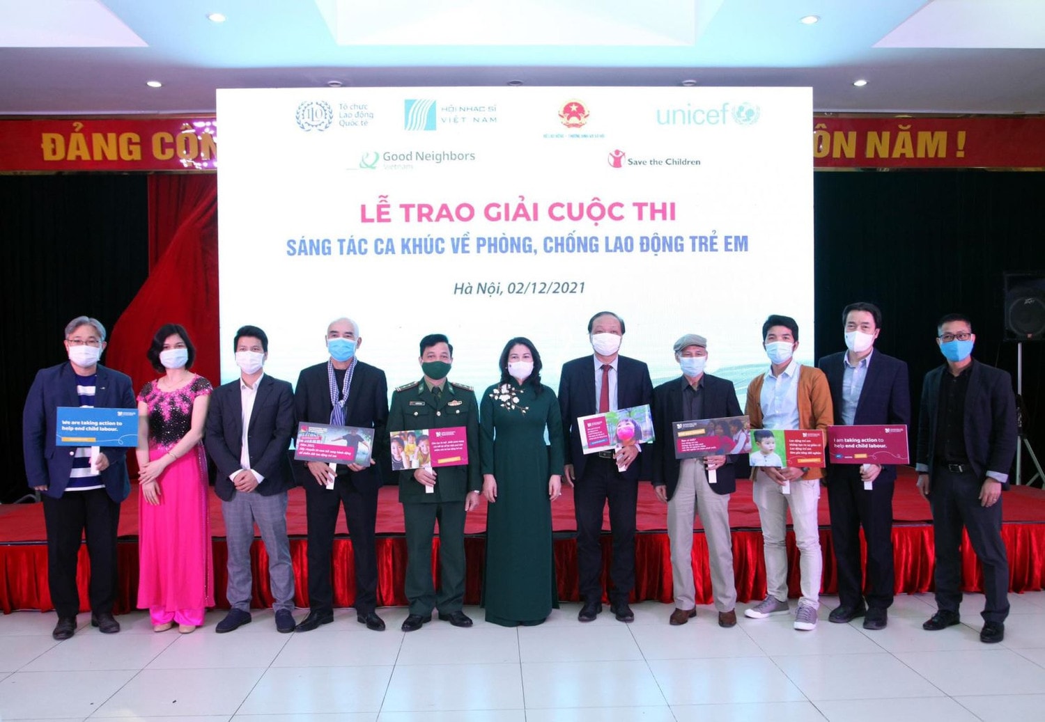 Các tác giả đoạt giải