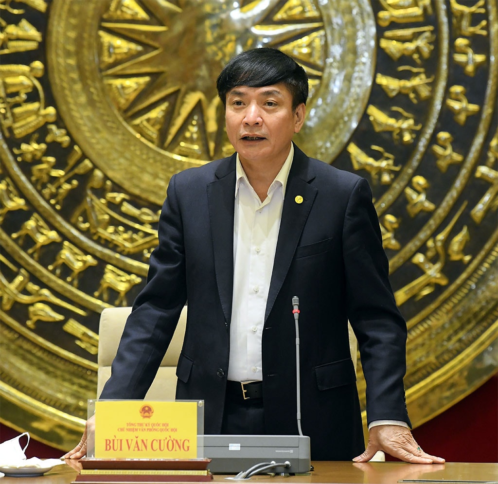 Tổng Thư ký Quốc hội, Chủ nhiệm Văn phòng Quốc hội Bùi Văn Cường phát biểu tại cuộc họp