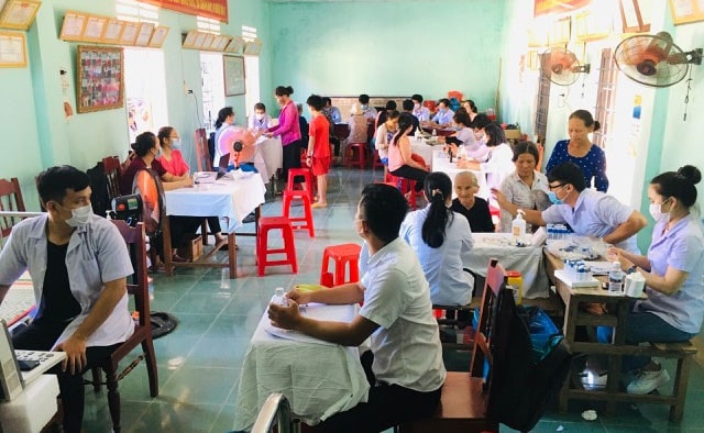 Khám sàng lọc, phục hồi chức năng tại huyện Phù Cát, tỉnh Bình Định