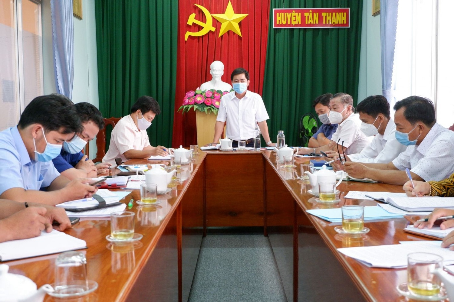 Đoàn kiểm tra làm việc tại huyện Tân Thạnh Nguồn: ITN