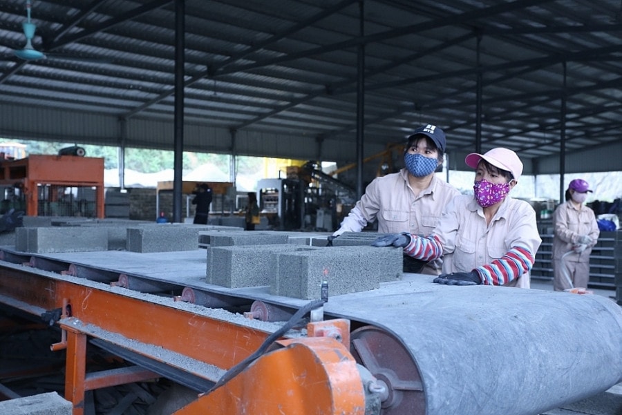 	Khuyến công Quảng Trị đặt mục tiêu hỗ trợ 90 - 100 đề án chuyển giao công nghệ, ứng dụng máy móc hiện đại vào sản xuất. Nguồn: ITN