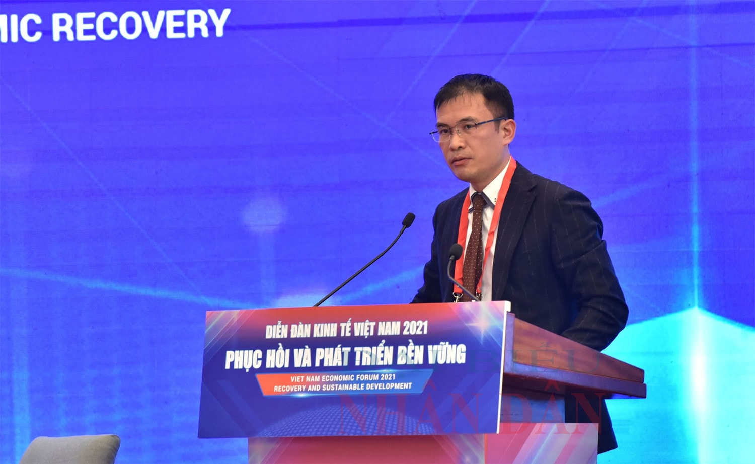 Giảng viên cao cấp Học Viện Tài chính PGS.TS. Vũ Sỹ Cường phát biểu Ảnh: Lâm Hiển