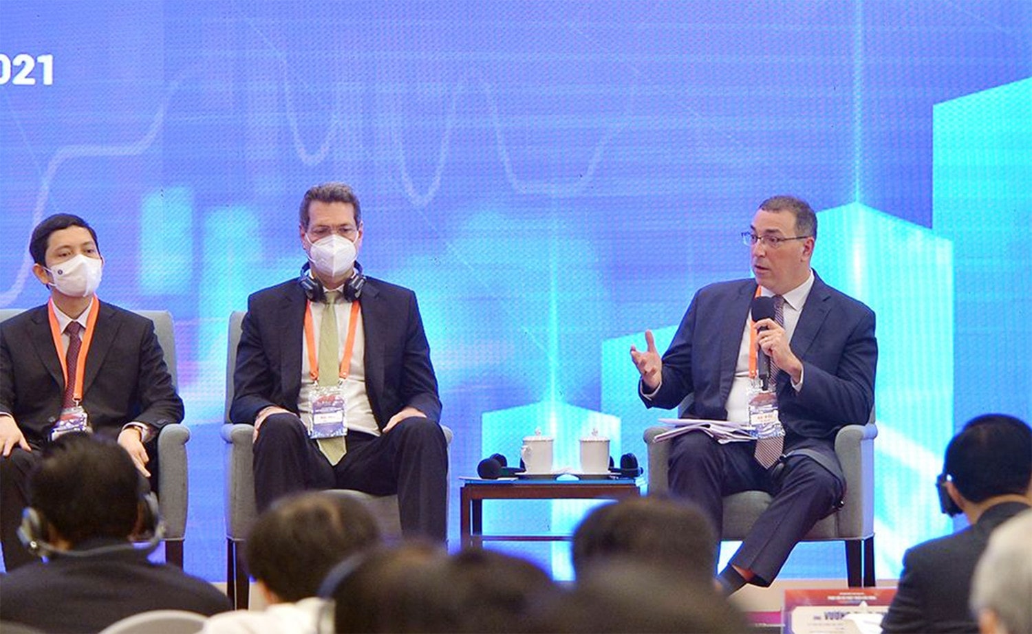 Trưởng đại diện Quỹ Tiền tệ quốc tế (IMF) Francois Painchaud chia sẻ tại tọa đàm Nguồn: diendankinhte.brandx.com.vn