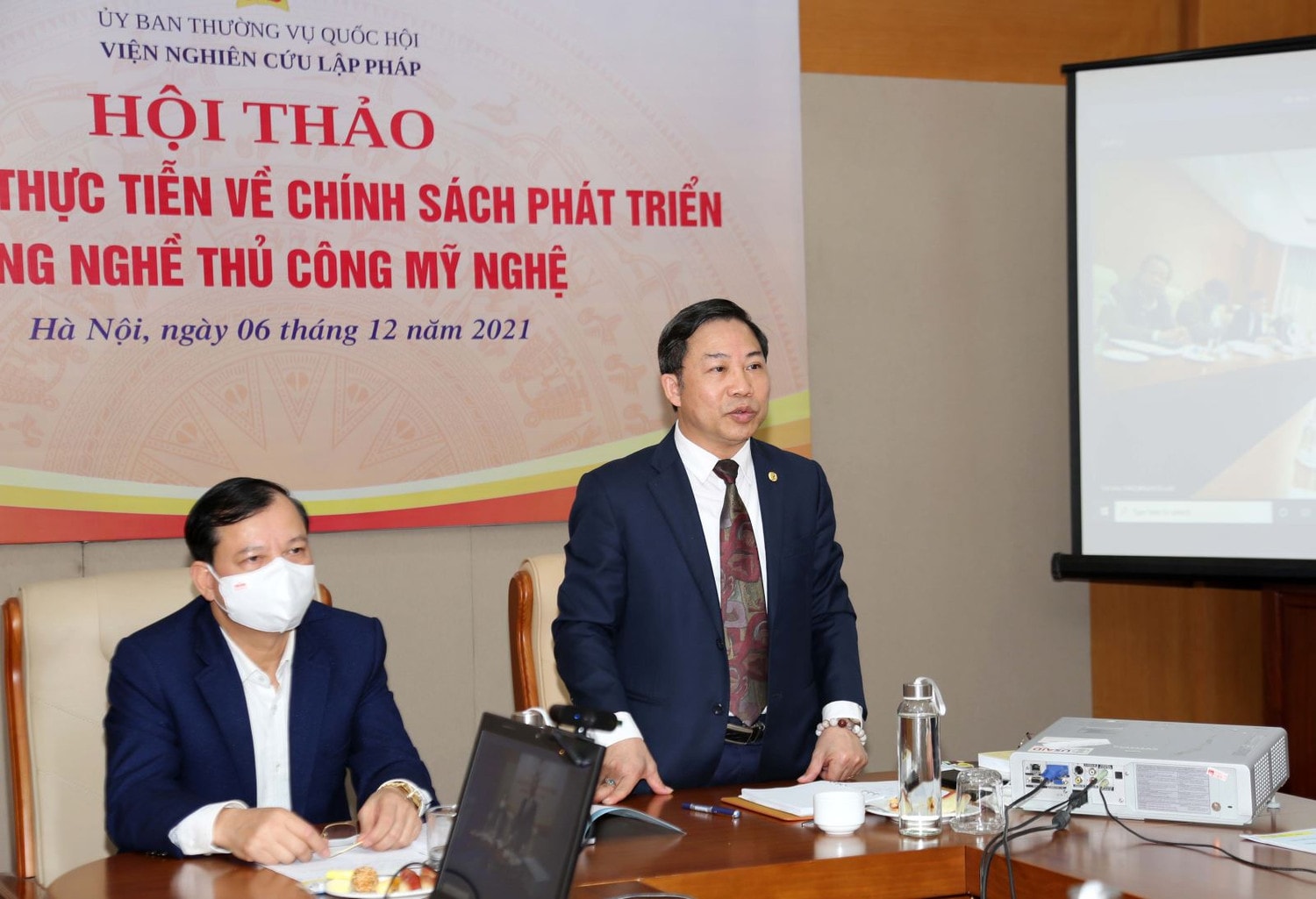 TS. Lưu Bình Nhưỡng, Phó trưởng Ban Dân nguyện phát biểu