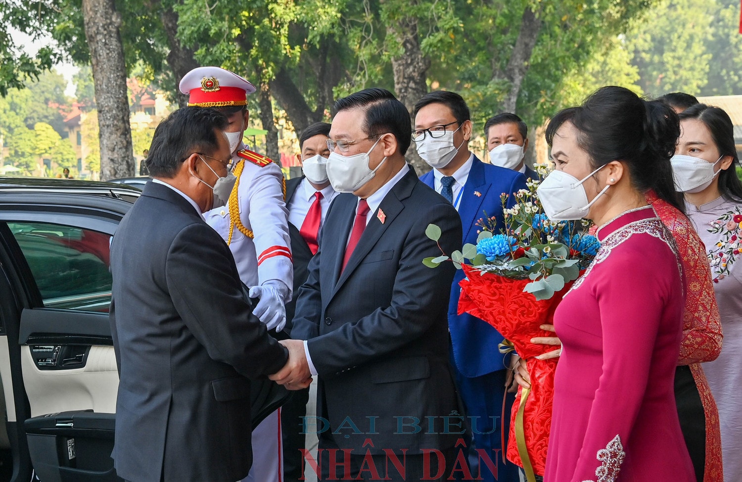 Chủ tịch Quốc hội Vương Đình Huệ và Phu nhân đón Chủ tịch Quốc hội Lào Xaysomphone Phomvihane và Phu nhân thăm chính thức Việt Nam Ảnh: Lâm Hiển